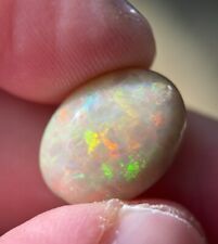 Welo Opal poliert 4,3 ct mit Feuer