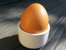 Eleganter Eierbecher aus