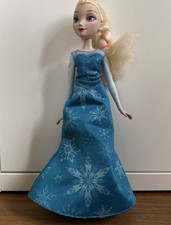 Frozen Elsa Die Eiskönigin Puppe Barbie die singt und leuchtet