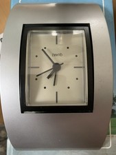 Uhr für Schreibtisch oder Schrank usw.