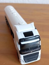 HERPA Volvo FH Globetrotter Benzintankauflieger, 1:87