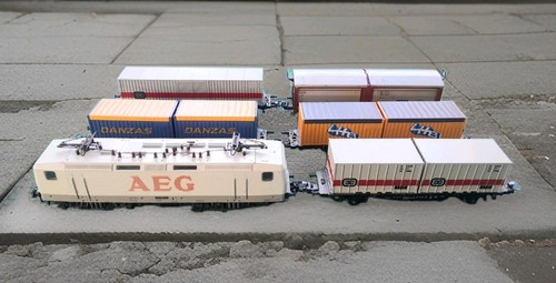 Märklin lok 143 001 6 - h0,