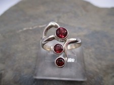 Damen Ring 925 Sterlingsilber 3 Rubine rund Schliff lange Form Rg 64/24