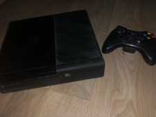 xbox 360 Elite + Halo Anniversary und 1 Controller