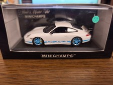 1:43  Porsche 911 GT3 aus 2 er