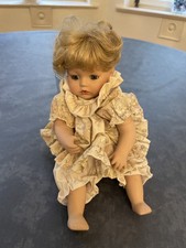 Musik-Puppe mit beweglichen Armen und beweglichem Kopf-sehr guter Zustand