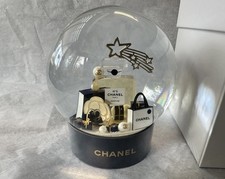 Chanel 2025 schwarze Schneekugel VIP Geschenk neuestes Modell 🇬🇧 Verkäufer