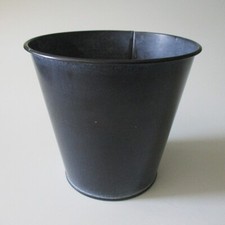 Hoher Übertopf aus Metall schwarz Höhe ca. 12,5 cm