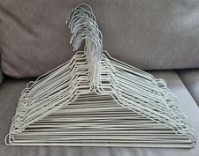 20 oder 50 platzsparende Metall Kleiderbügel weiß Drahtbügel Wäschereibügel