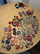 Hasbro Beyblades Konvolut - 30 Stück inkl. Launcher - Kampfkreisel