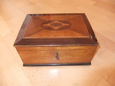 alte kleine Holzkiste/Schatulle