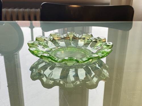 Pressglas grün schale - pressglas,