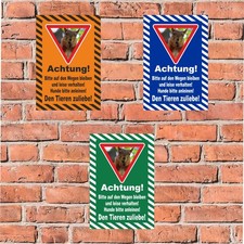 Schild Auf den Wegen bleiben