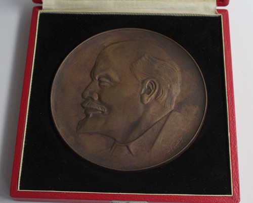 Große medaille lenin - i.,