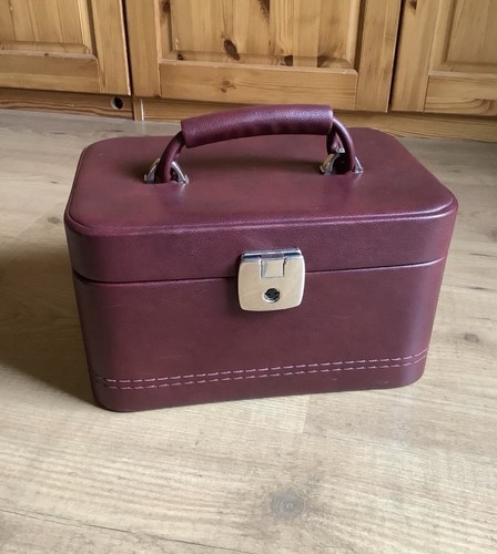 Vintage beauty case - beauty,