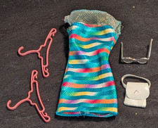 Barbie Kleidung lila 60er 70er Kleid Tasche Brille Set Retro Mode Outfit