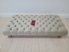 Handgefertigter Fußhocker