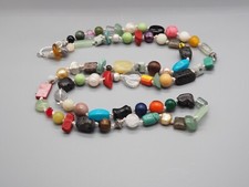 Lange bunte handgeknotete