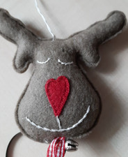 ELCHKOPF zum Aufhängen aus Filz , 10 cm x 9,5 cm - HANDARBEIT