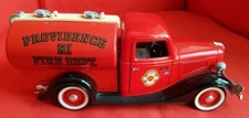 Solido 8005 FORD USA V8 Pickup FEUERWEHR Amerika Tanklöschfahrzeug  1:19 (1:18)