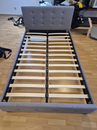Gut erhaltenes bett - bett, 2m