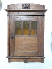 Alter Medizinschrank