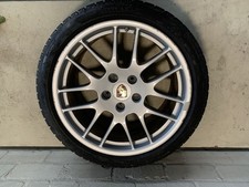 Alufelge mit Winterreifen