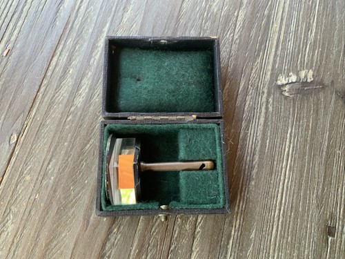 Altes winkelprisma mit - winkelprisma, etui