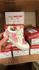 60 Paar Kinderschuhe –