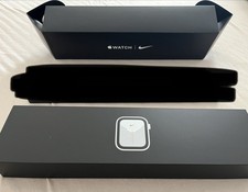Apple Watch Series 5 Nike 44mm Silber Aluminium Gps/LTE Ohne Armband