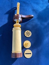 Teigpresse Garnierspritze Gebäckpresse braun gelb Kunststoff gebr