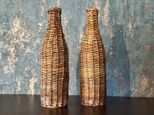 Set aus 2 Rattanvasen Flaschen