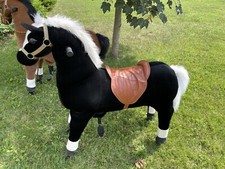 Hochwertiges Plüsch-Reitpferd lenkbar mit Rollen