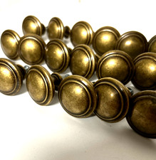 21  Schrankknöpfe  Griffknöpfe mit Schraube  ø 3,5 cm Höhe 2,5 cm  Antik Messing