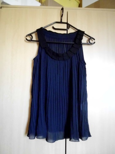 Dunkelblaue plissee bluse - dunkelblaue, plissee-bluse