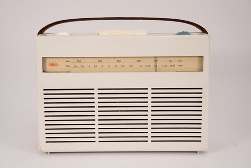 Braun transistor radio - braun, t2