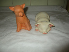 2  Keramik  Schweine Sitzend & Liegend