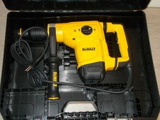 SDS-max Meißelhammer DeWALT