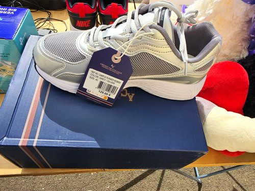 American college campus - college, runner