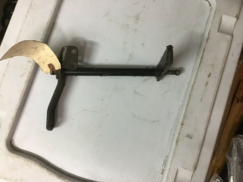 Clutch linkage cross shaft - ,