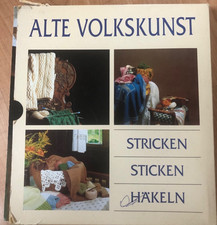 3 Werkbücher im Schuber "Alte Volkskunst Stricken. Sticken. Häkeln" Handarbeiten