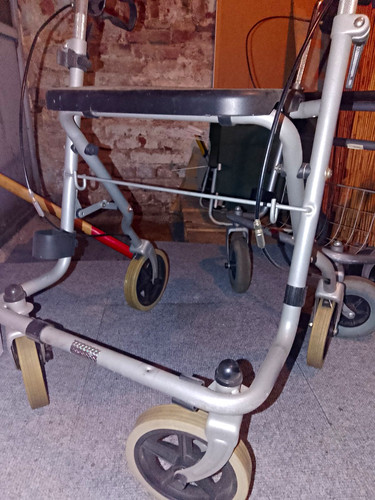 Rollator gehhilfe verkaufe - rollator,