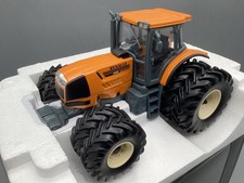 Traktor Modell 1:32 Universal