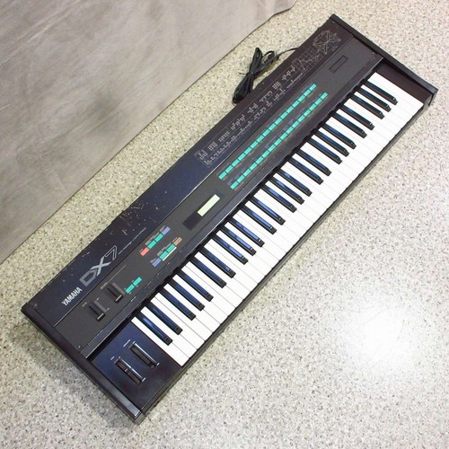 Yamaha dx7 synthesizer - dx7,