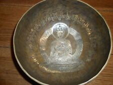 ältere tibetische  grosse Klangschale, Buddha graviert + geätzt  mit Zubehör