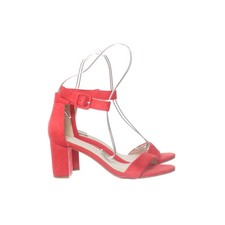 Lola Ramona, Sandaletten