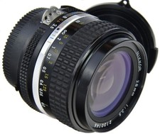 NIKON AIS 28mm 3.5 Nikkor