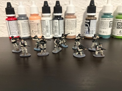 Figuren 10 bemalte - 1:72,