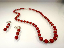 Korallenkette mit Goldkugeln