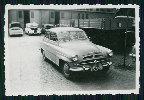 Foto oldtimer škoda - Škoda, 440